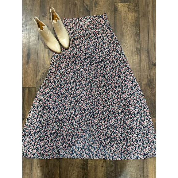 Sadie & Sage Dresses & Skirts - Sadie and Sage Floral Skirt Small